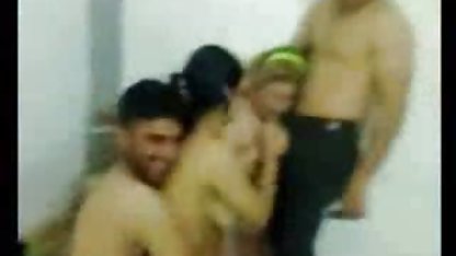Esmer ile Büyük rus anal vigella seks gelin seks filmi