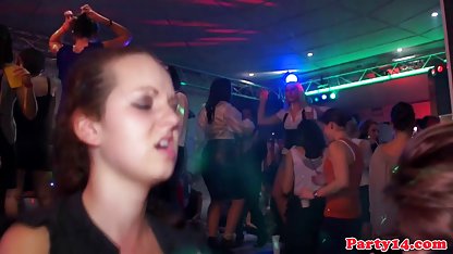 Kızıl seks filmi izliyorum saçlı onun sulu delik masturbates