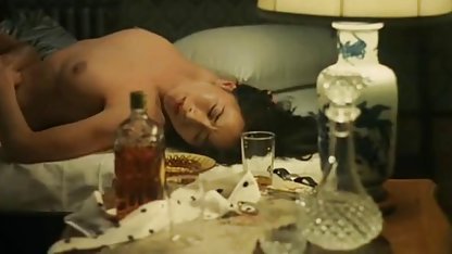Genç bir esmer yaşlı bir dede baştan uzun seks filmi