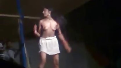 Çorap seks filmi seks seks Chick topları tarafından doggystyle dick alır