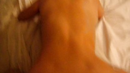 İki sex film izle bedava adam beyaz saçlı güzelliği ile eğleniyor