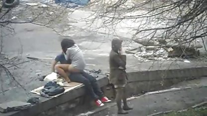 Genç en ateşli sex filmleri lezbiyenler dillerini deliklerde çalıştırıyor