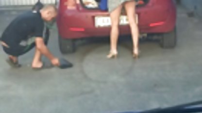 Busty MILF bir masanın üzerine pornocu film deldi kedi verdi