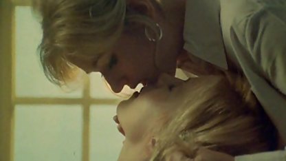 Genç kıvırcık sarışın müzik öğretmeninden kedi dick var erotik sex filmi seyret
