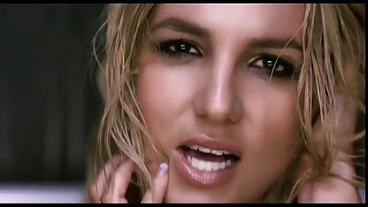 Büyük memeli Kızıl saçlı onu ıslak kedi kaliteli sex filmi izle verdi