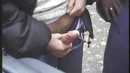 Bir seks filmi göster seks filmi sürtük esmer becerdin ve ağzına sperm ile dolu
