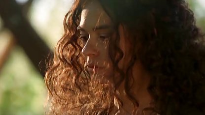 Sıcak balmumu yanan bedava film izle seks bir esmerin vücudunu kaplar