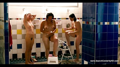 Büyük göğüsler ile MILF seks filmi seks film bir arkadaşının önünde bir sapan attı