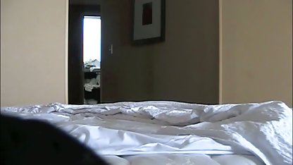 Çorap Rus sıska kadın kamera önünde sansürsüz sex filmi izle poz veriyor