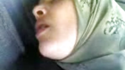 Yetenekli meme başı sex filmi izlet derin bir oral seks verir