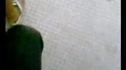 Koca kara çarşaflı seks filmi karınlı baba genç kızı ensestini sik üzerine çekti.