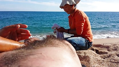 Tüm çatlaklarda penetrasyon ile sahilde başörtülü seks filmi tecavüz