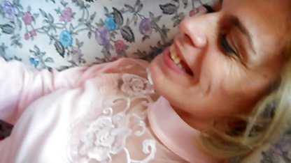 Lezbiyenler uyuyan erotik film sex izle bir arkadaşıyla seks yapıyor
