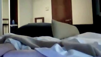 Genç bayan kaslı bir adama kedi sikismeli film traş verdi
